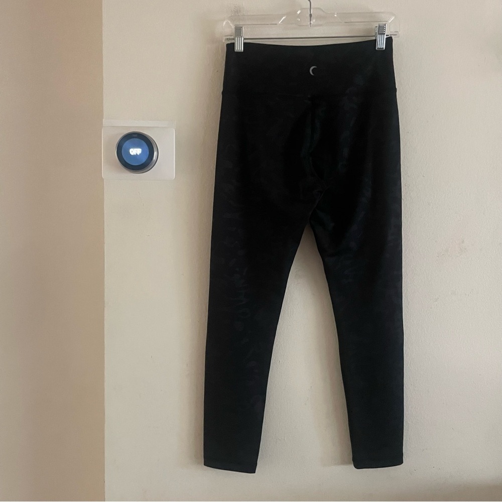 Zyia grey Black Camouflage leggings size 6-8